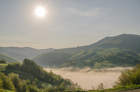 Platforma widokowa Wola Krogulecka -Barcice panorama na Rytro ,zamek i Dolinę Popradu 