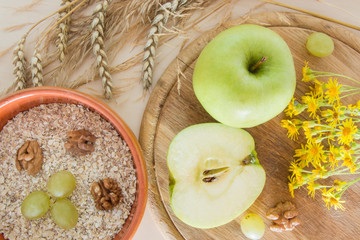 cereals breakfast with green apples