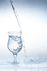 Pour water glass