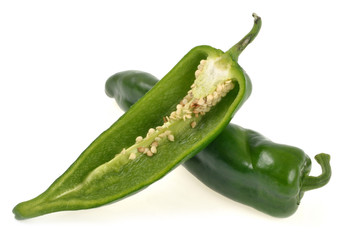 Piment vert entier et coupé