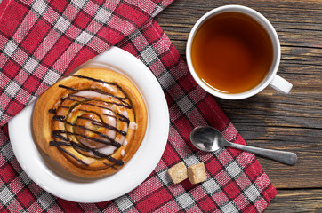 Tea and bun