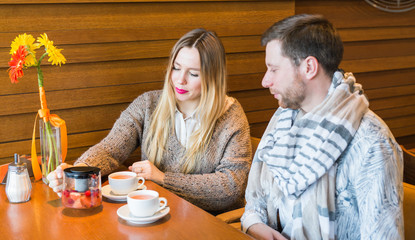 couple drinking tea in the cafe