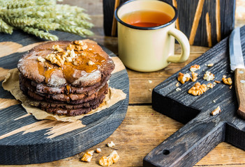 rye cakes with honey and walnuts