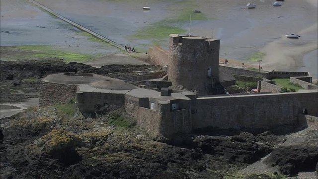 Commuters To St Aubins Castle