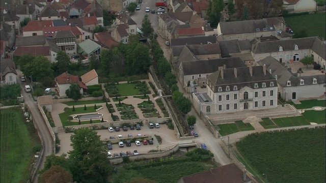 Passing Pommard