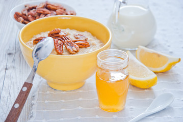 Oatmeal Porridge with Honey