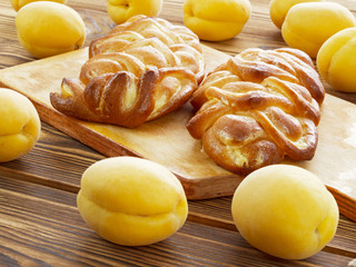 cake with jam and apricots