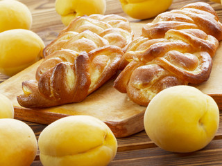 cake with jam and apricots