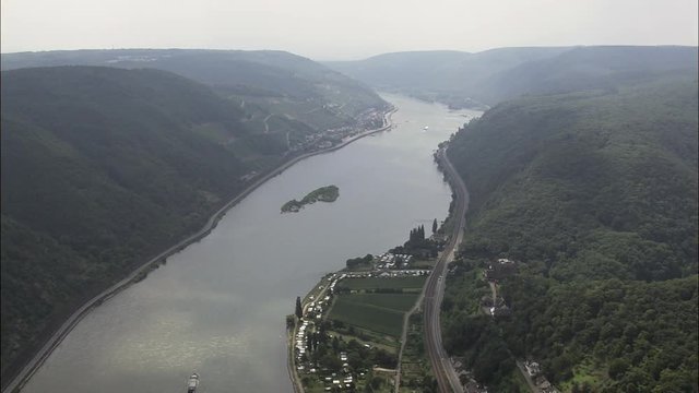 The Rhein Approaching Trectingshausen