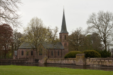 Fototapeta na wymiar Церковь в замке де Хаар. Нидерланды.
