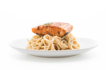 spaghetti cream sauce with salmon