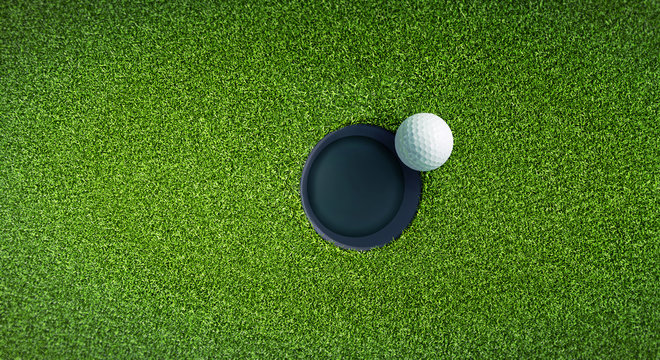 Golfball beim Putten