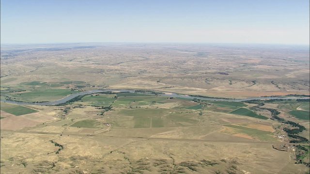 Truck On, terstate 95, Yellowstone River