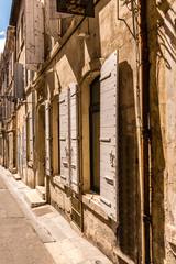 Fototapeta na wymiar altstadtgasse in Arles