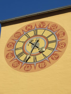 Sternzeichenuhr 