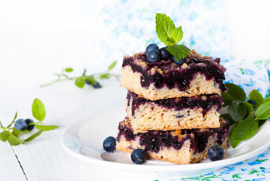 Blueberry Crumble Cake