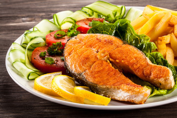 Fried salmon and vegetables