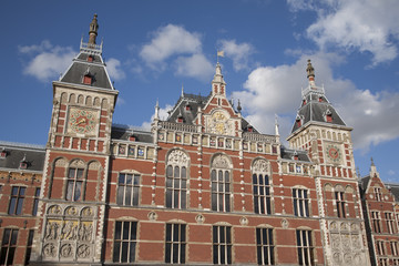 Fototapeta na wymiar Ceentral - Central Railway Station; Amsterdam