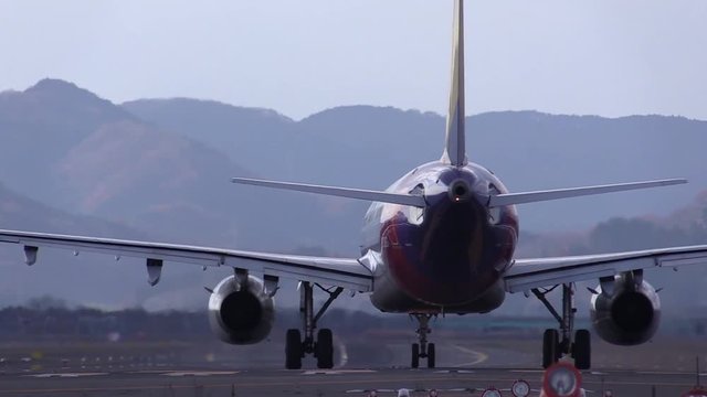 飛行機の離陸 Airliners takeoff
