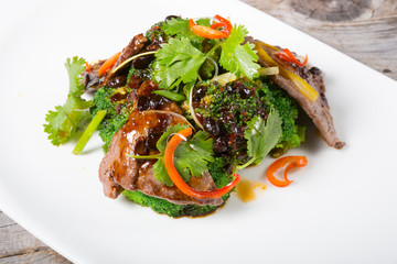 Chinese sichuan meat with broccoli