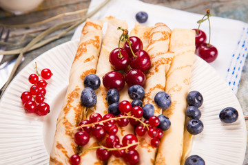 pancakes with berry
