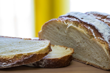 Fette di pane casereccio di grano duro