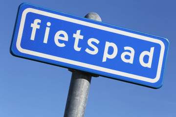 niederländisches Verkehrszeichen: nicht benutzungspflichtiger Radweg