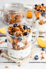 granola with yogurt and berries