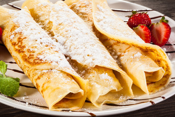 Crepes with strawberries and cream 