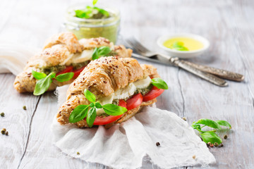 Wholegrain croissants with mozzarella, tomato and pesto