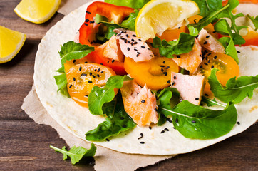 Flat bread with salmon