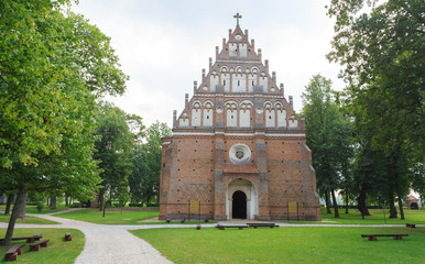 Kodeń nad Bugiem, na Podlasiu - Dawna cerkiew zamku Sapiehów z 1540 roku, murowana w stylu...