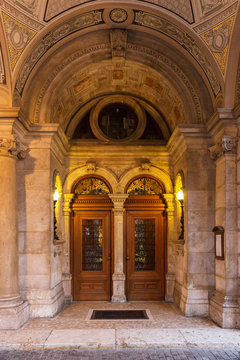 entrance of Hungarian state opera