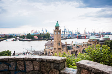 Landungsbr&uuml;cken Hamburg