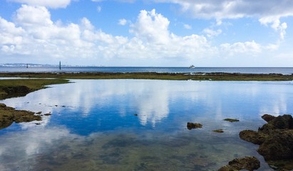 Thunderhead that was reflected in the sea