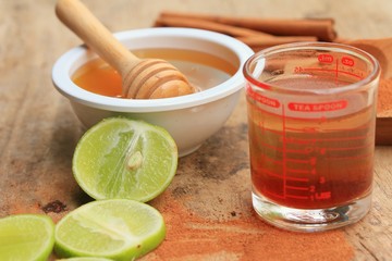 cinnamon powder with honey lemon