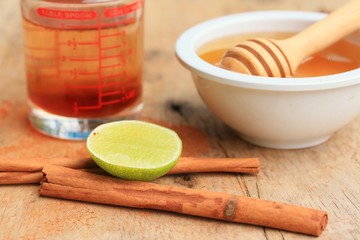 cinnamon powder with honey lemon