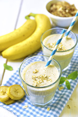 Banana smoothie with oats.