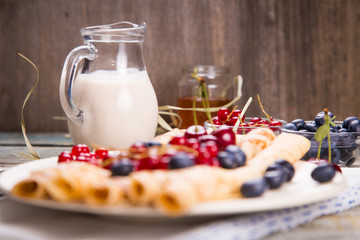 pancakes with berry