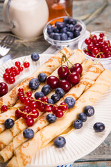 pancakes with berry