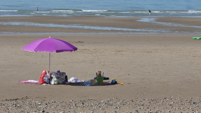 parasol sur la plage(4k)