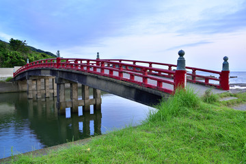 Fototapeta premium 葉山御用邸の臨御橋 一色海岸 下山川