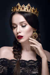 Beautiful woman portrait with crown - 116266304