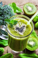 Green vegetable smoothie