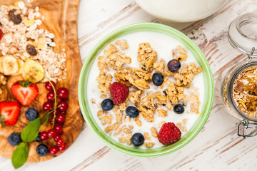 Muesli with berries