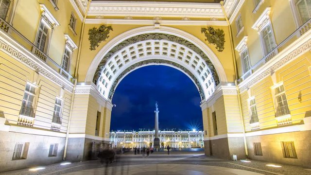 View of the Alexander Column through the arch of the General Staff timelapse hyperlapse.