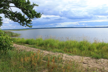 Летнее озеро