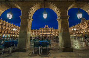 Plaza Mayor at night, Salamanca, Spain - obrazy, fototapety, plakaty