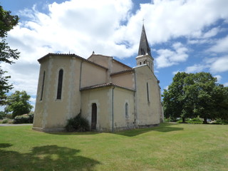 Fototapeta na wymiar Eglise de Liposthey