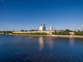 Obraz premium Pskov Kremlin aerial view at summer time